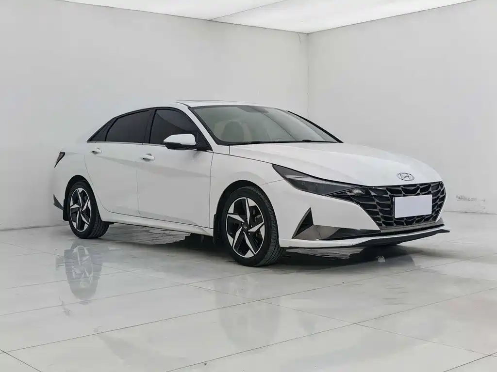 Hyundai Elantra 2021 — фото 2