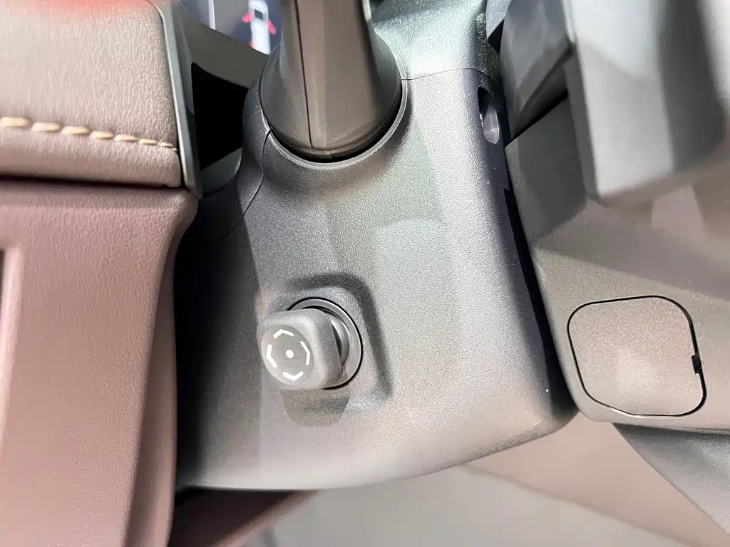 Toyota Alphard 2025 — фото 19