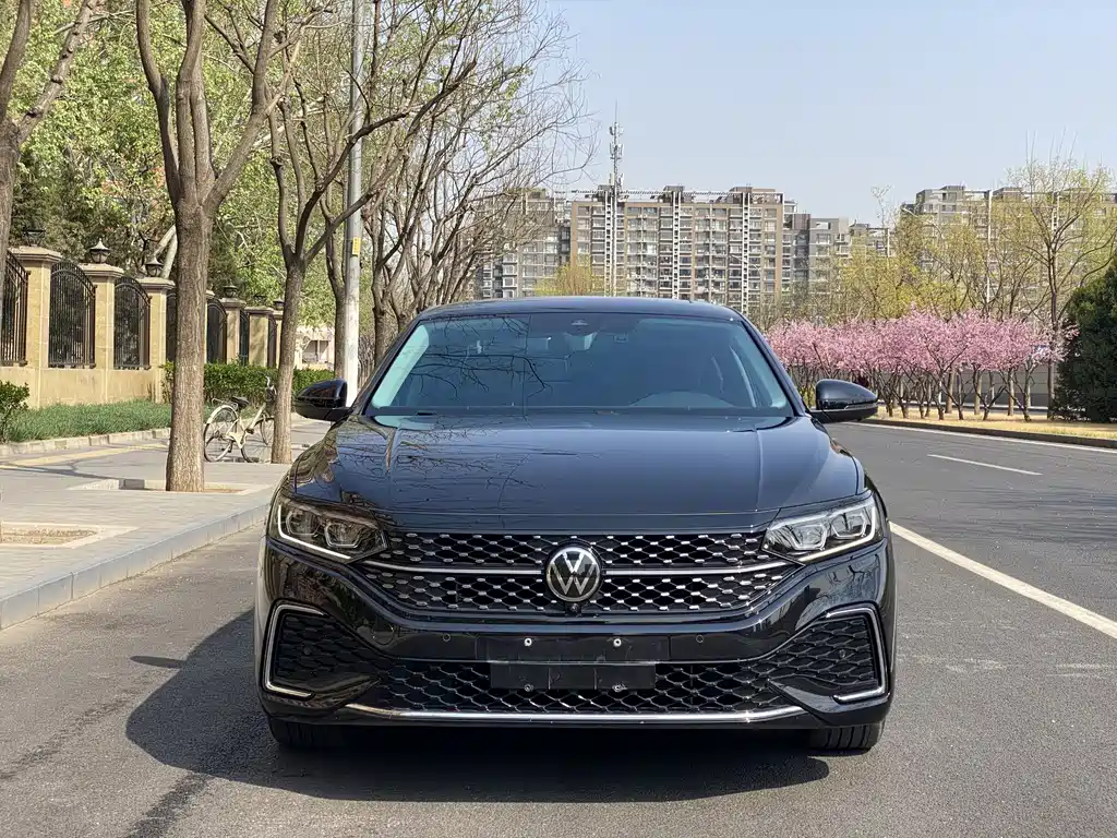Volkswagen Passat 2023 — фото 4