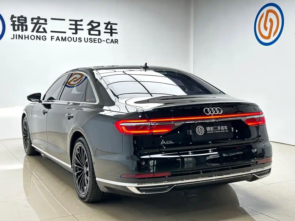 Audi A8 2019 — фото 26