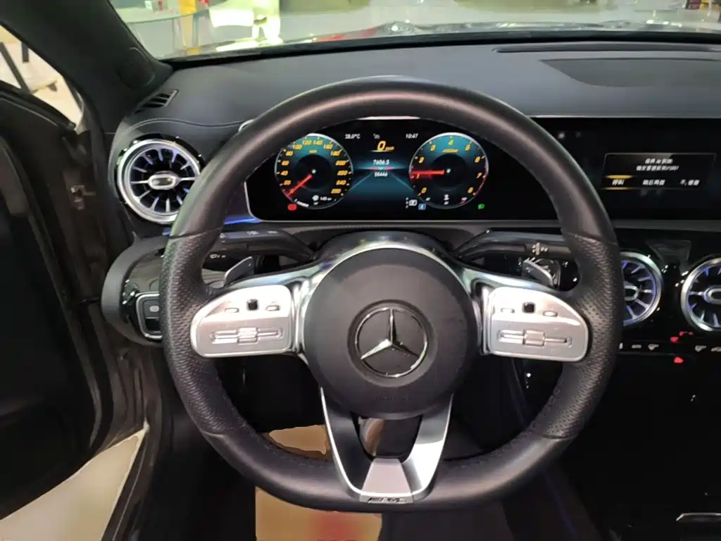 Mercedes-Benz A-Class 2020 — фото 11