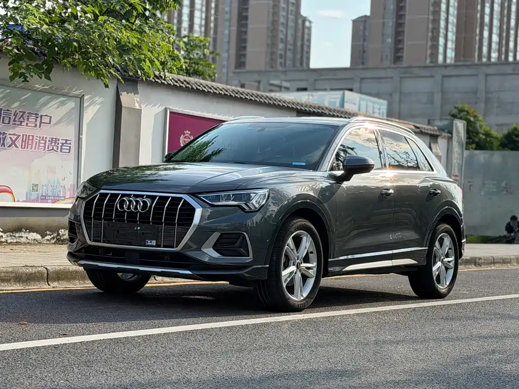 Audi Q3 2022 — фото 1