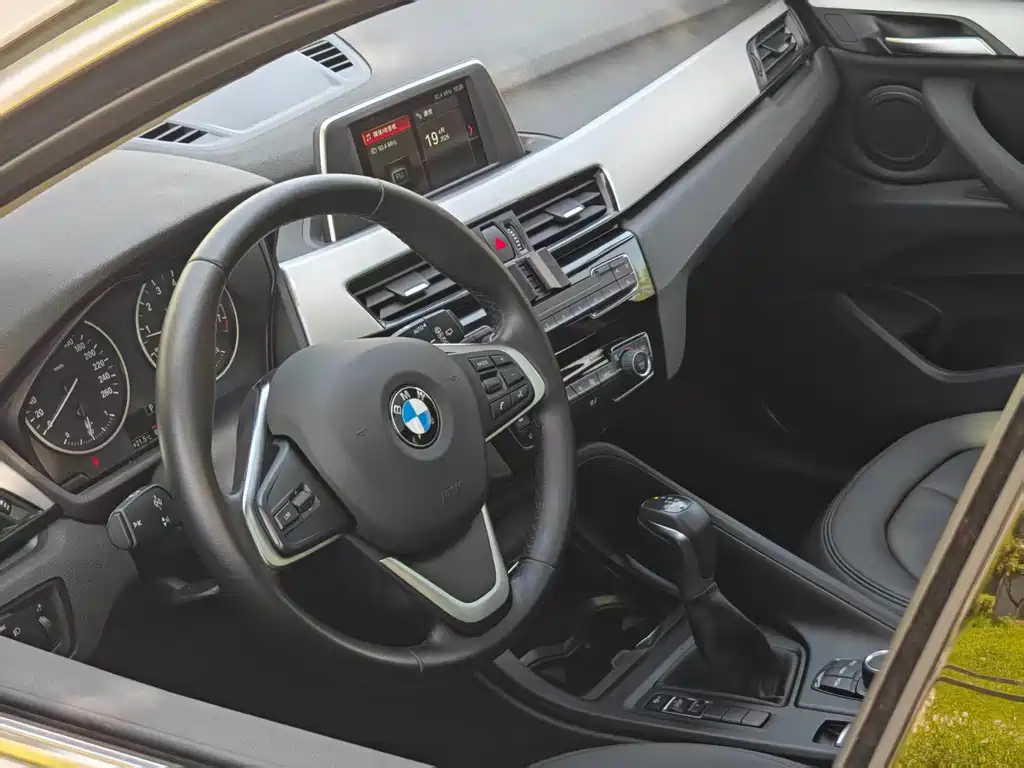 BMW X1 2018 — фото 16