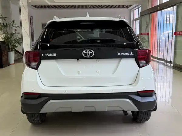 Toyota Yaris L 2022