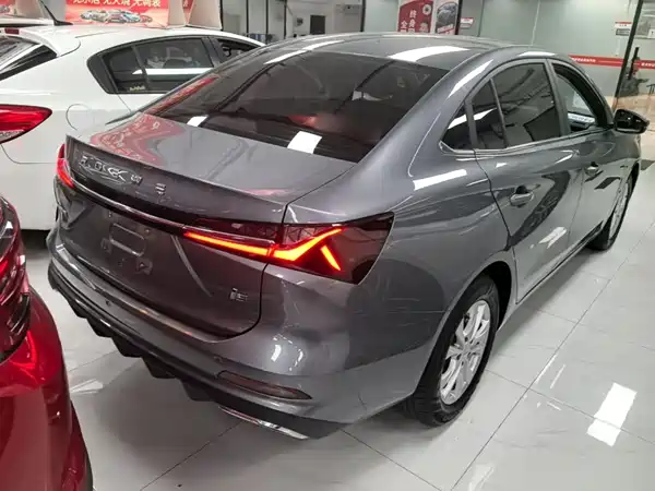 Roewe i5 2025