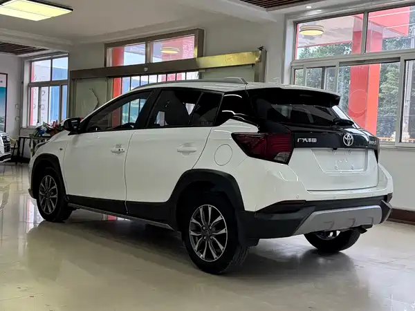 Toyota Yaris L 2022