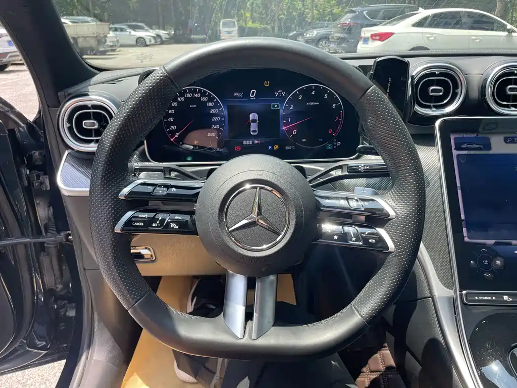 Mercedes-Benz C-Class 2024 — фото 13