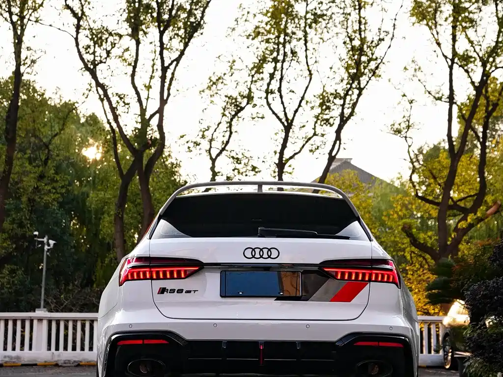 Audi RS 6 2025 — фото 20
