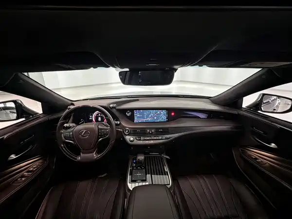 Lexus LS 2018
