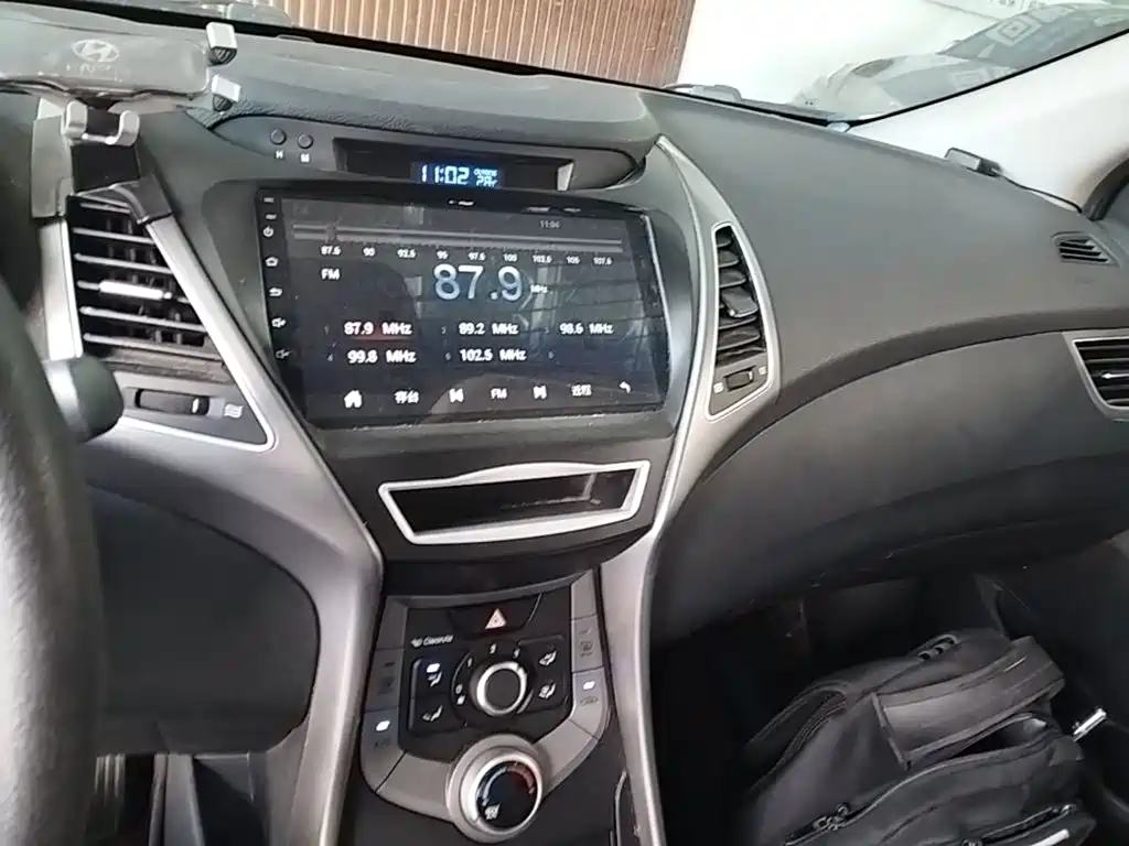 Hyundai Elantra Langdong 2017 — фото 13