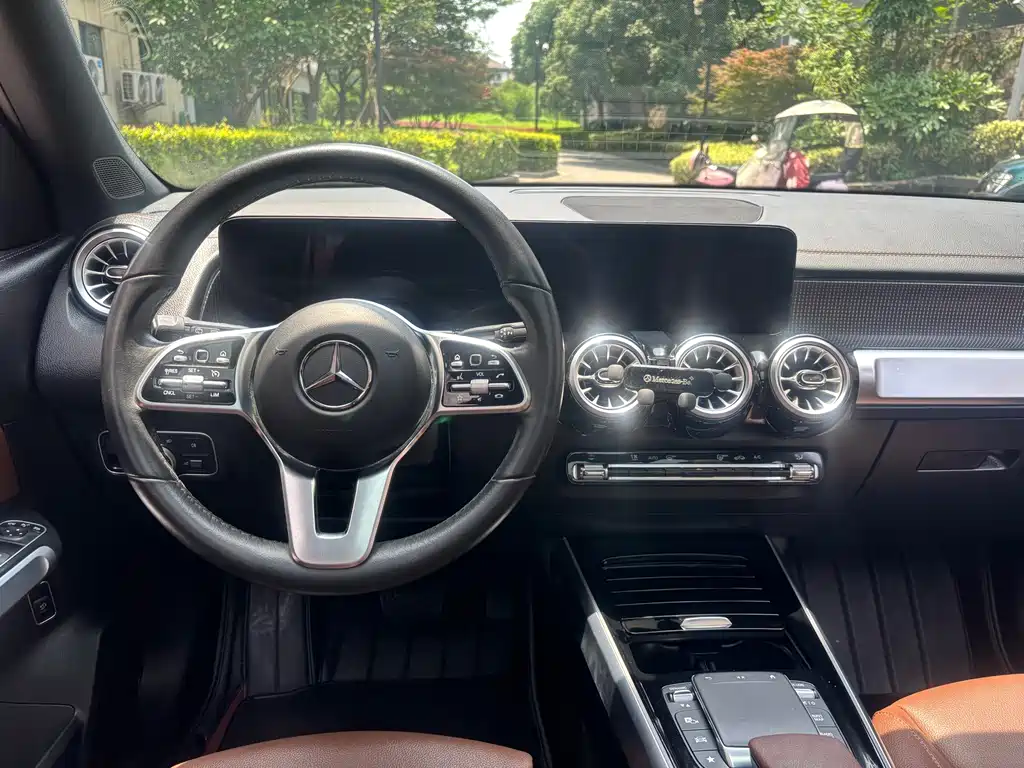 Mercedes-Benz GLB 2023 — фото 16