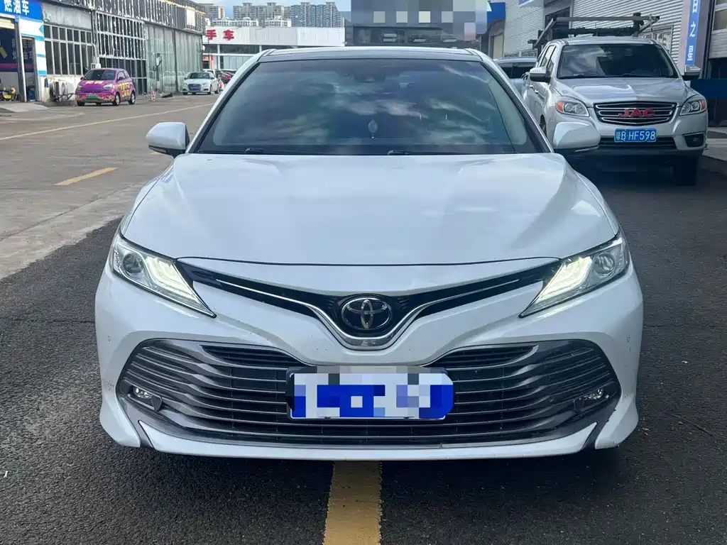 Toyota Camry 2020 — фото 2