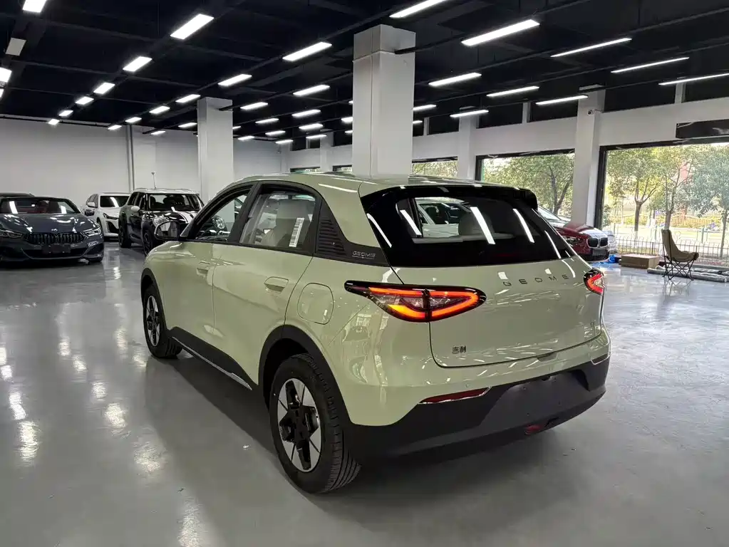 Geely Galaxy Starwish 2025 — фото 7