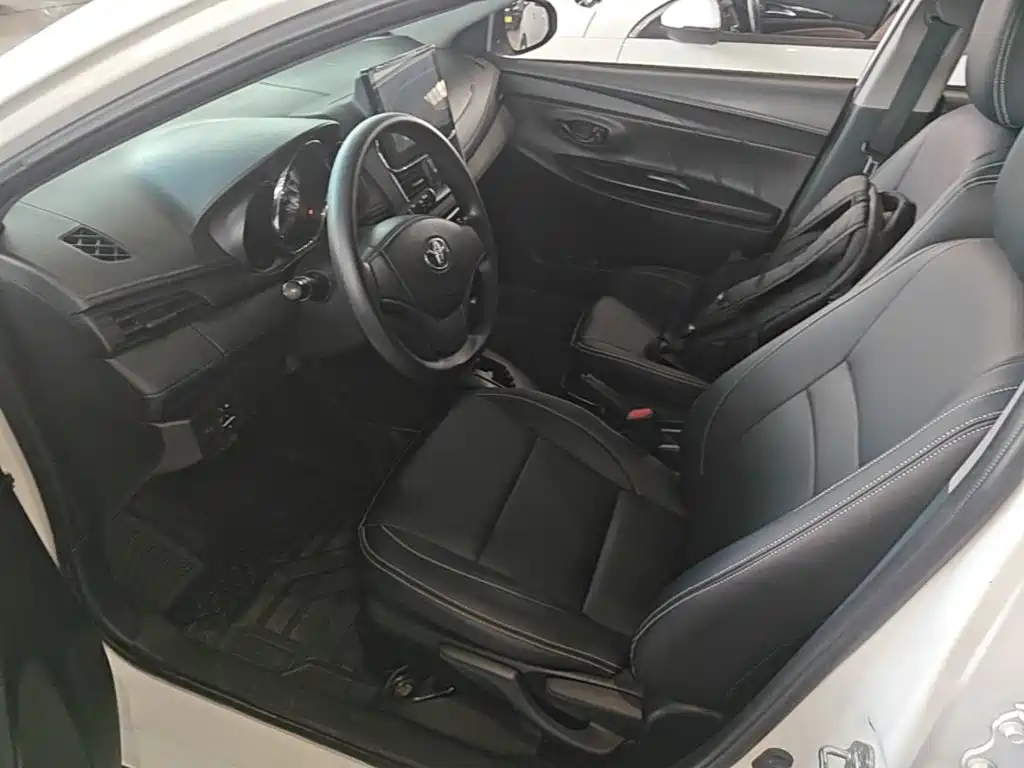 Toyota Yaris L 2021 — фото 15