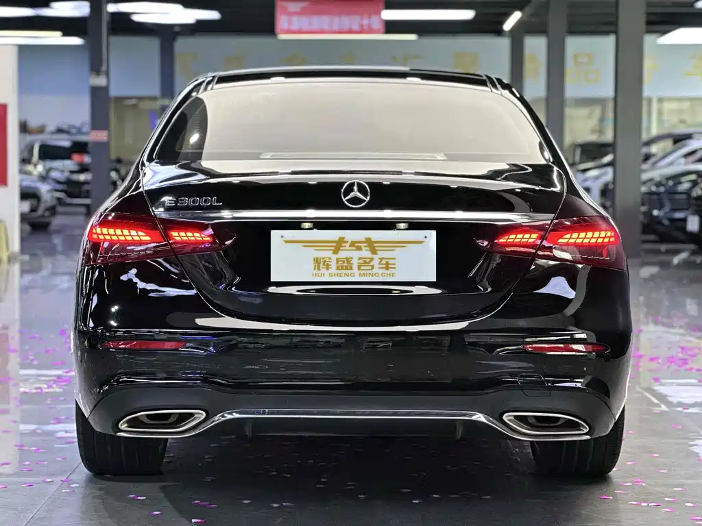 Mercedes-Benz E-Class 2022 — фото 3