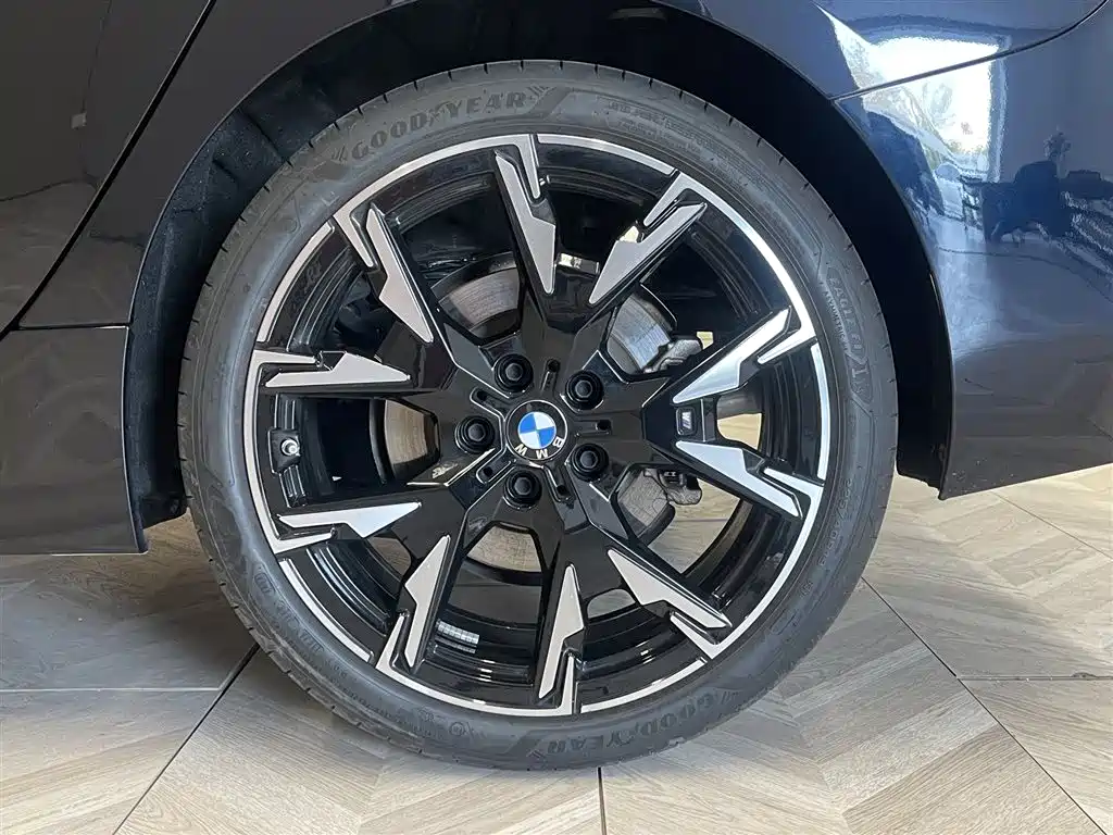 BMW 2 Series 2025 — фото 11