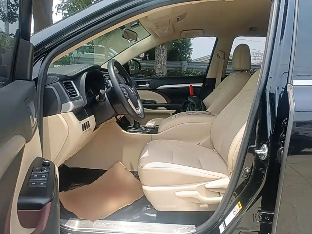 Toyota Highlander 2017 — фото 16