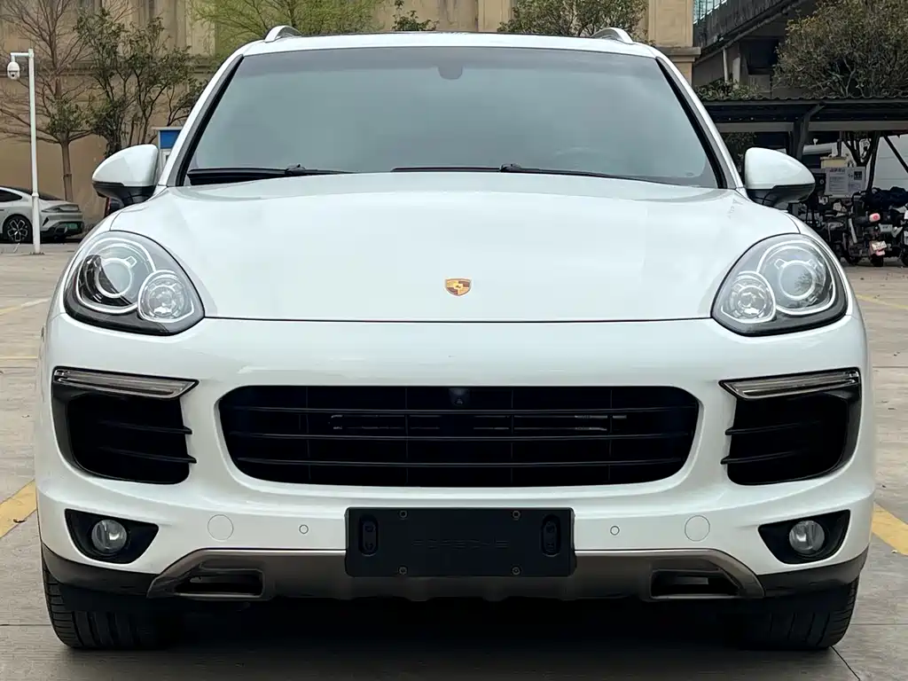 Porsche Cayenne 2016 — фото 1