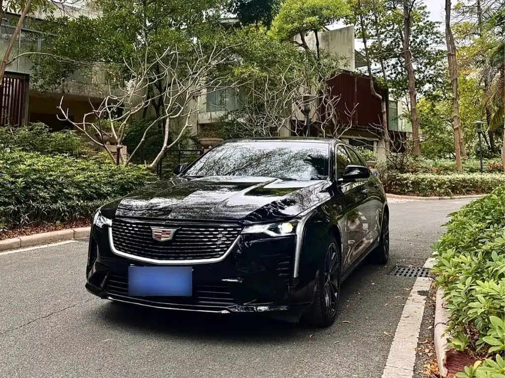 Cadillac CT4 2021 — фото 1
