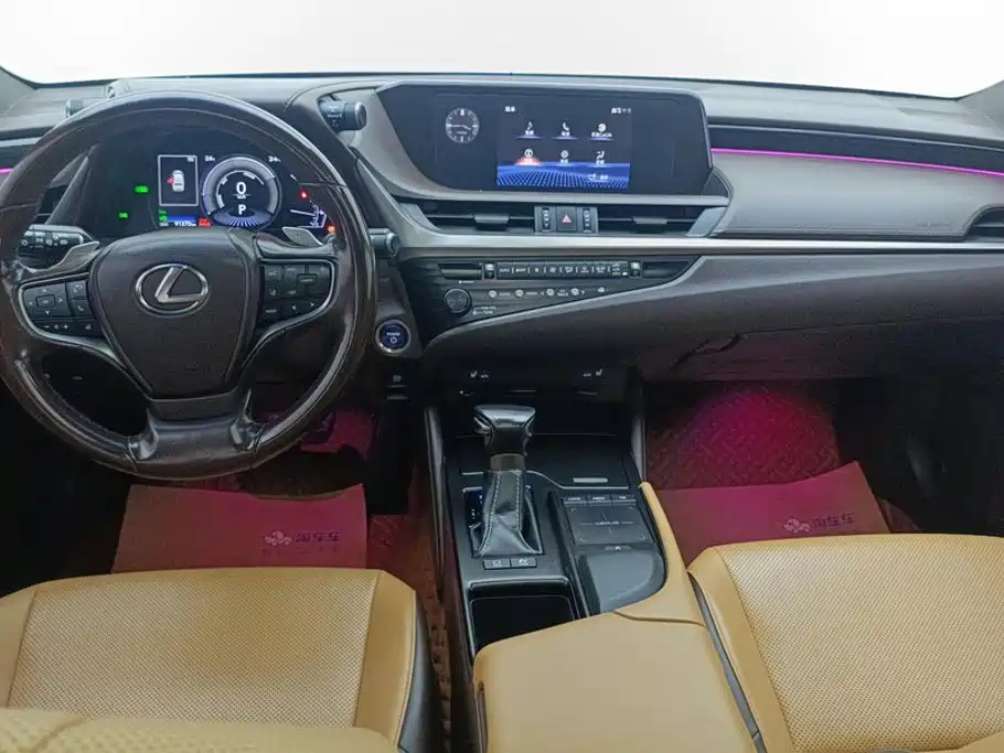 Lexus ES 2020 — фото 12
