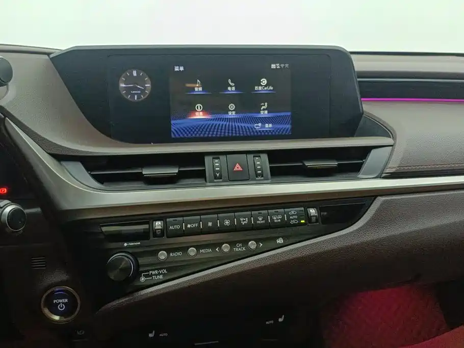 Lexus ES 2020 — фото 13