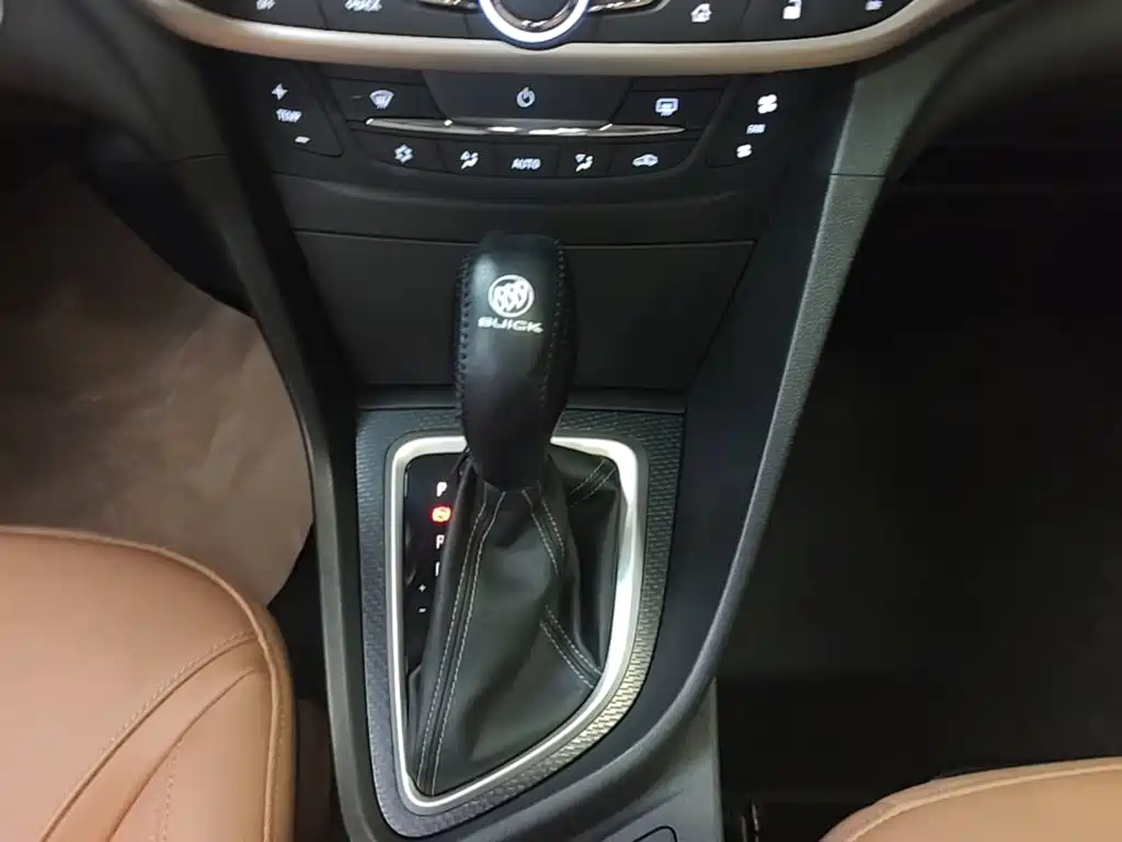 Buick Excelle GT 2018 — фото 14
