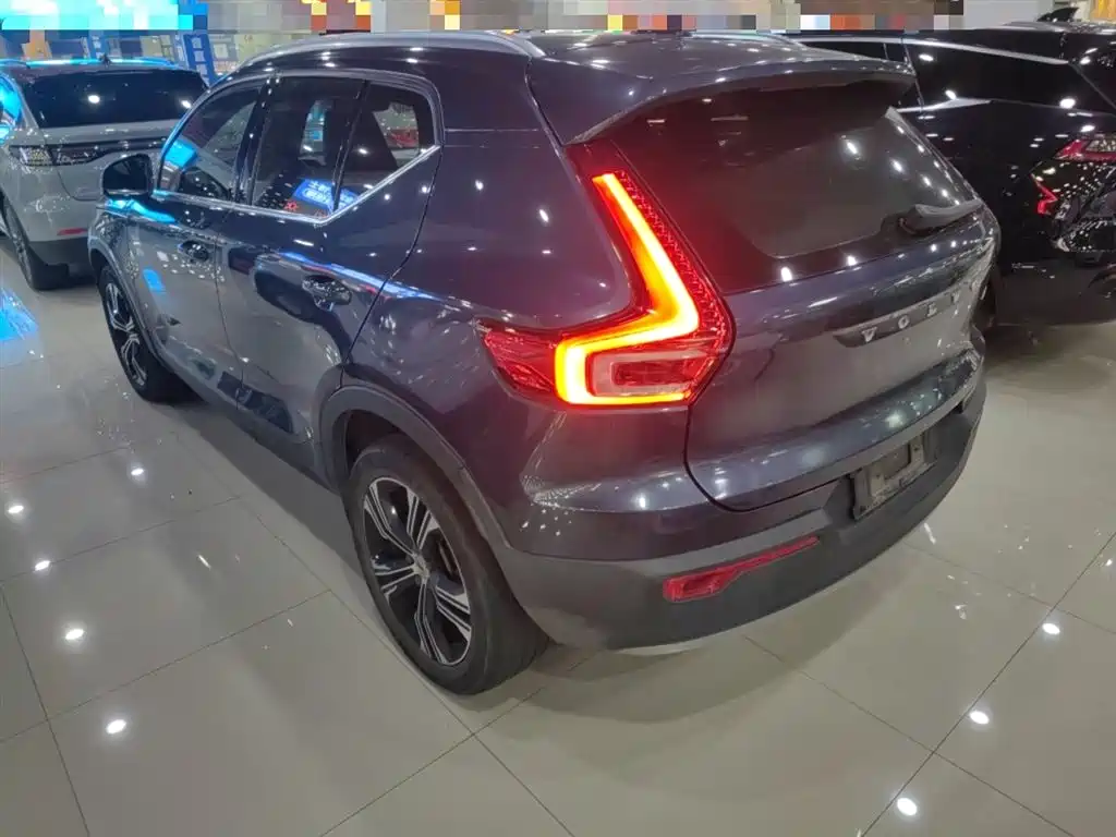 Volvo XC40 2020 — фото 23