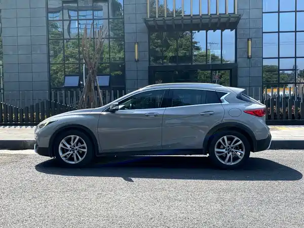 Infiniti QX30 2017