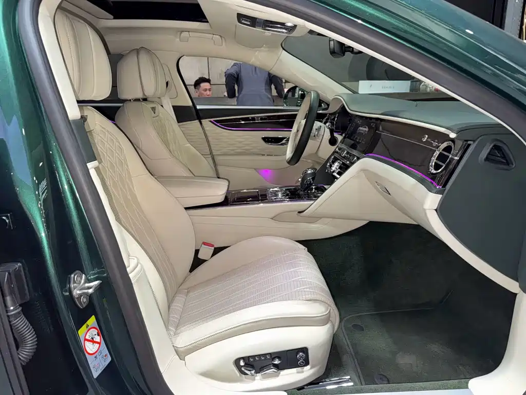 Bentley Flying Spur 2021 — фото 22