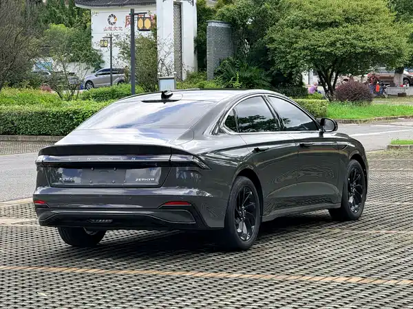 Lincoln Z 2024