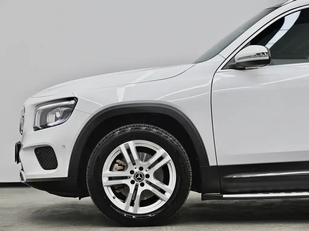 Mercedes-Benz GLB 2023 — фото 24