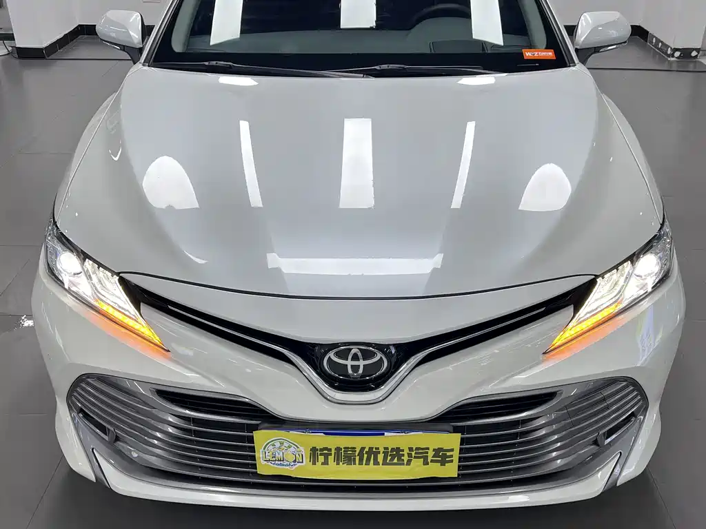 Toyota Camry 2019 — фото 8