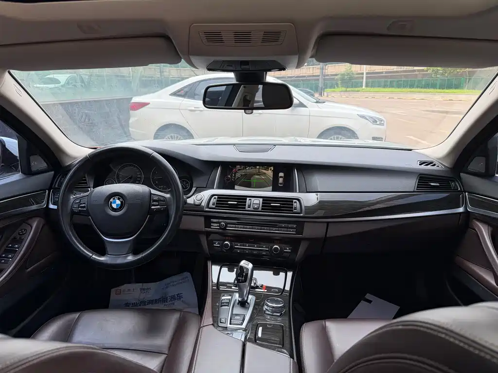 BMW 5 Series 2016 — фото 15