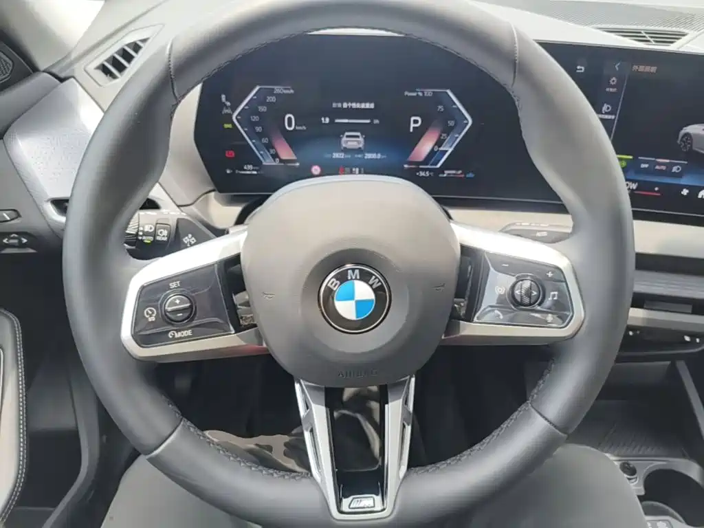 BMW 2 Series 2025 — фото 11