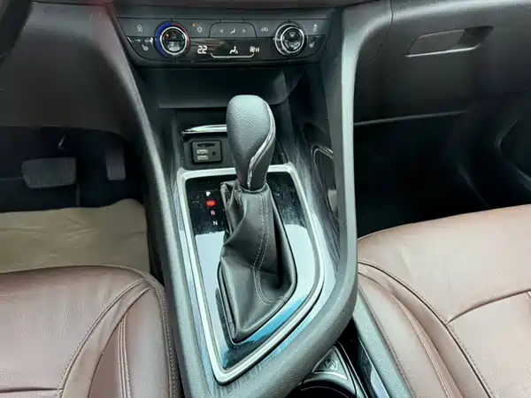 Buick GL6 2018