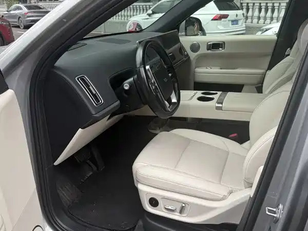 Li Auto L6 2024