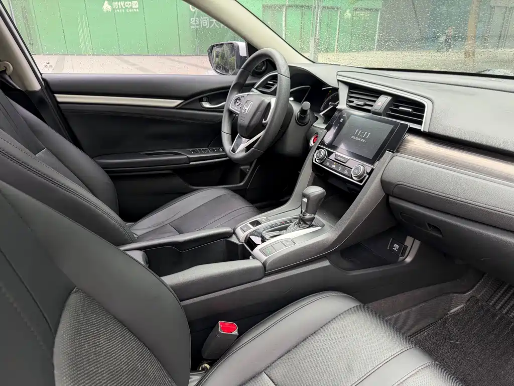 Honda Civic 2019 — фото 17