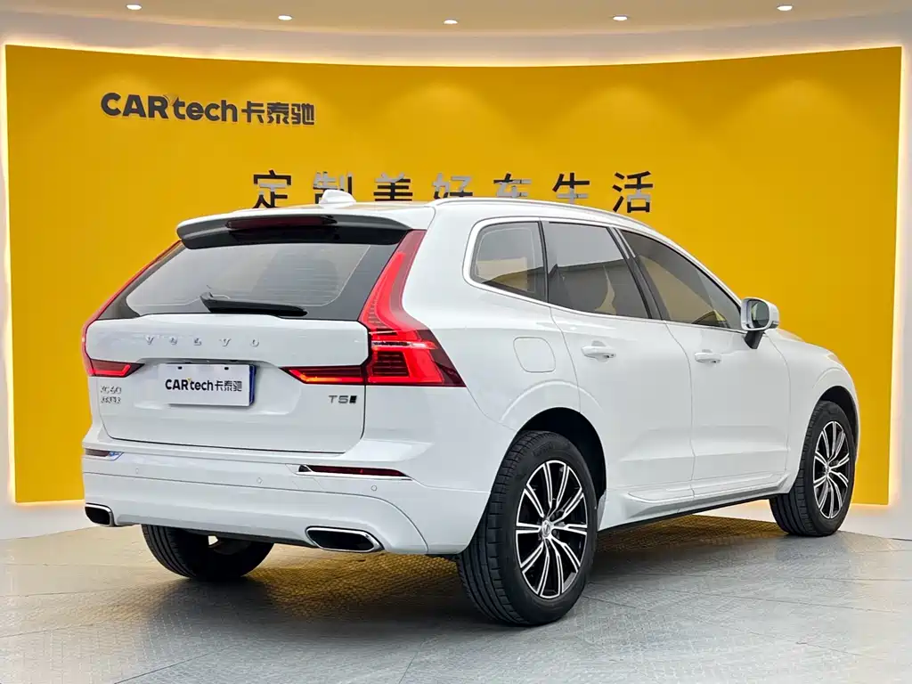 Volvo XC60 2021 — фото 29