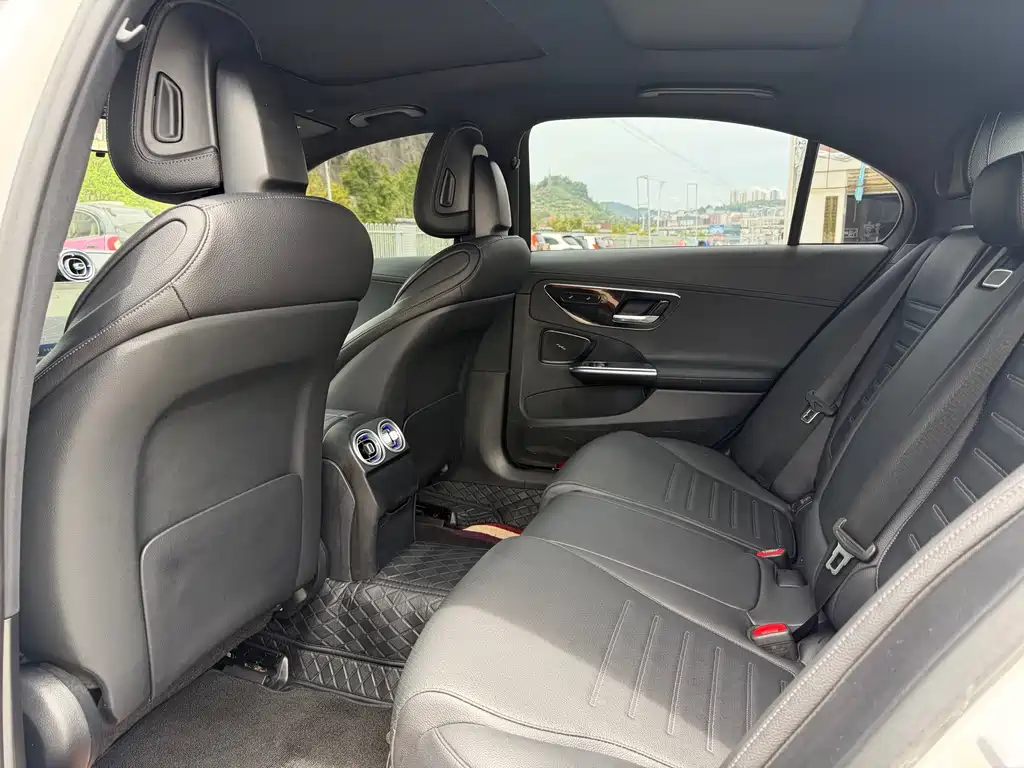 Mercedes-Benz C-Class 2022 — фото 4