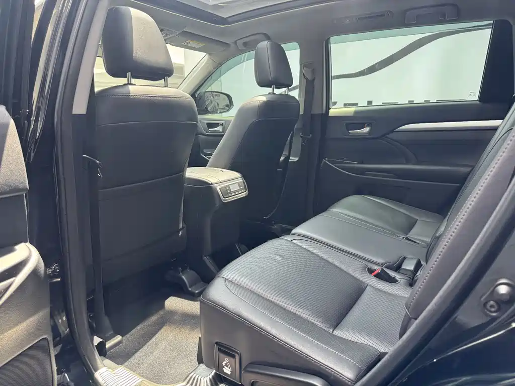 Toyota Highlander 2017 — фото 13