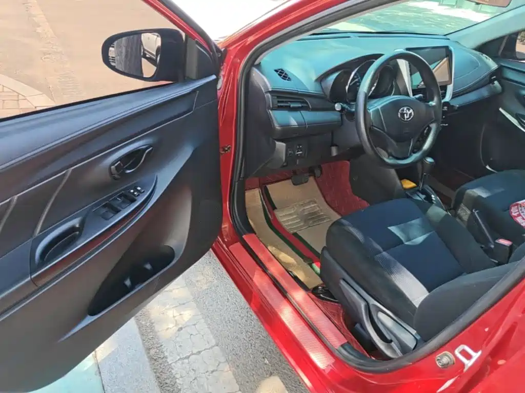Toyota Yaris L 2018 — фото 16