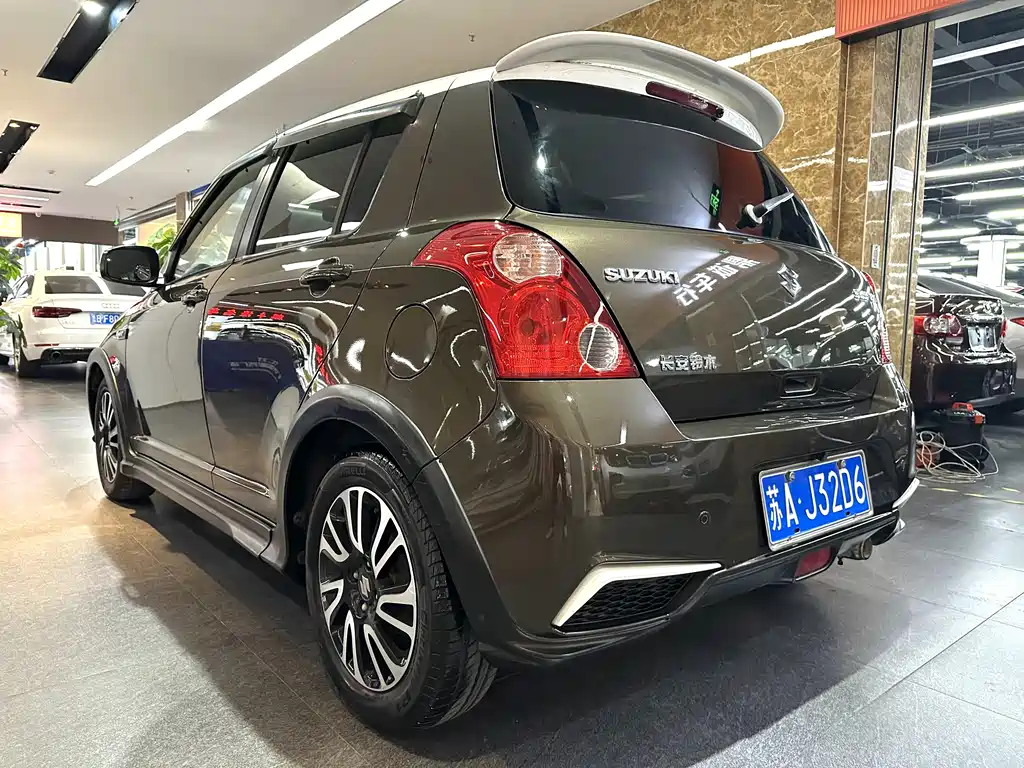 Suzuki Swift 2015 — фото 5