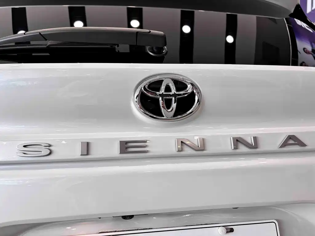 Toyota Sienna 2024 — фото 36
