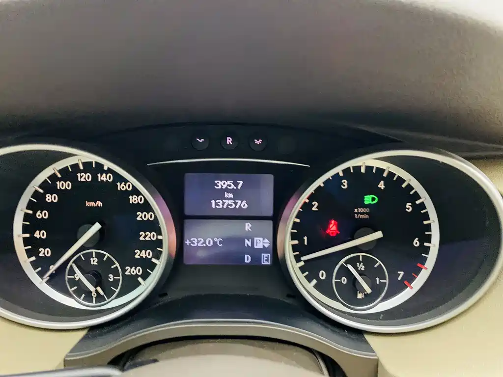 Mercedes-Benz R-Class 2015 — фото 9