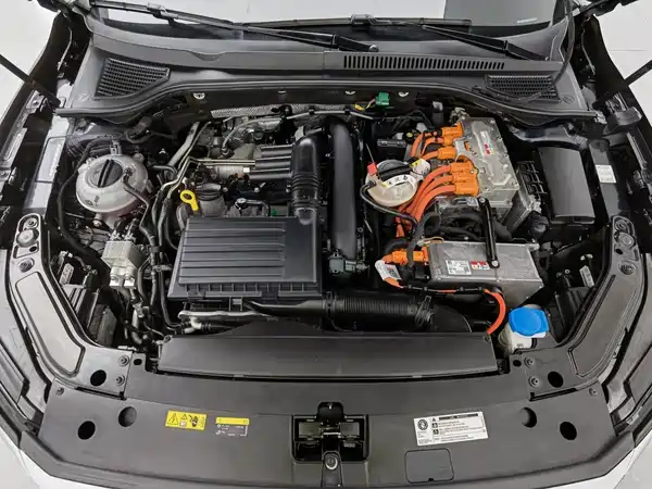 Volkswagen Passat Plug-In Hybrid 2023