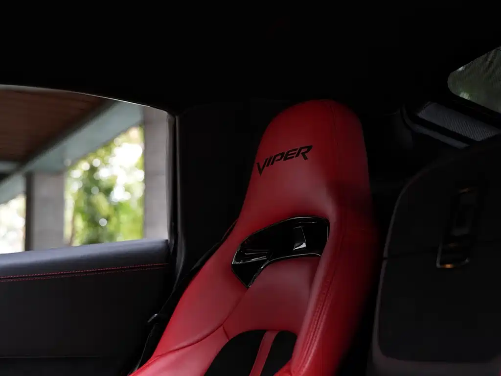 Dodge  2015 — фото 15