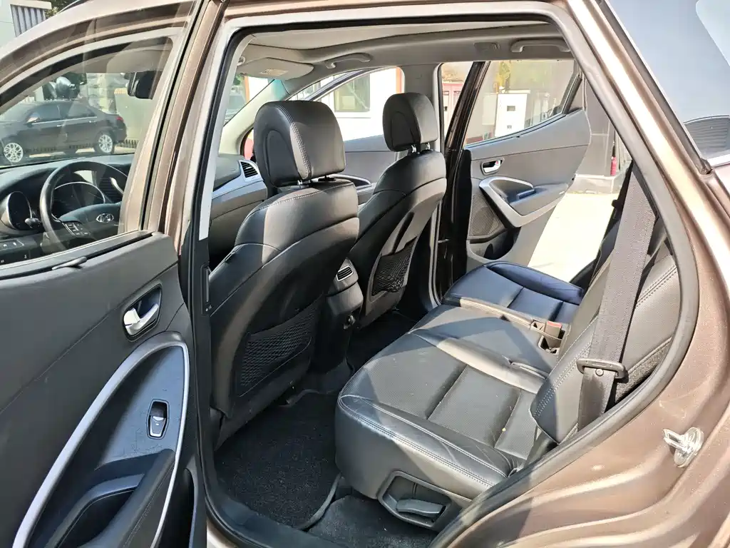 Hyundai Santa Fe 2015 — фото 11