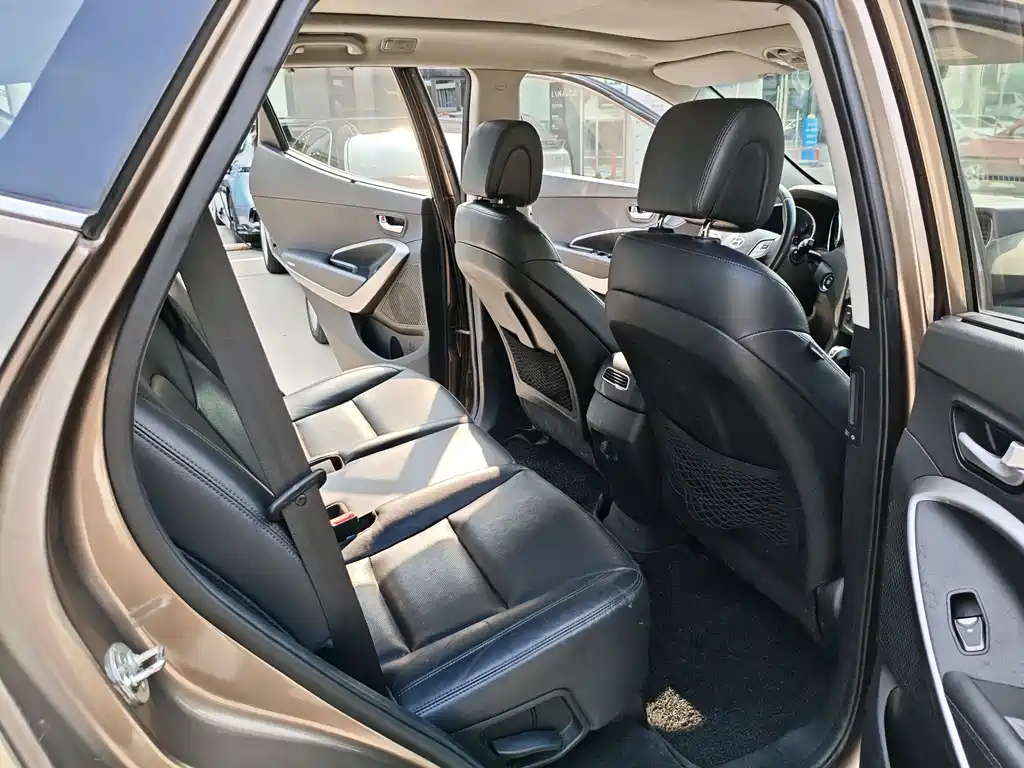Hyundai Santa Fe 2015 — фото 12