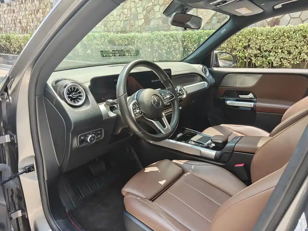 Mercedes-Benz GLB 2023 — фото 4