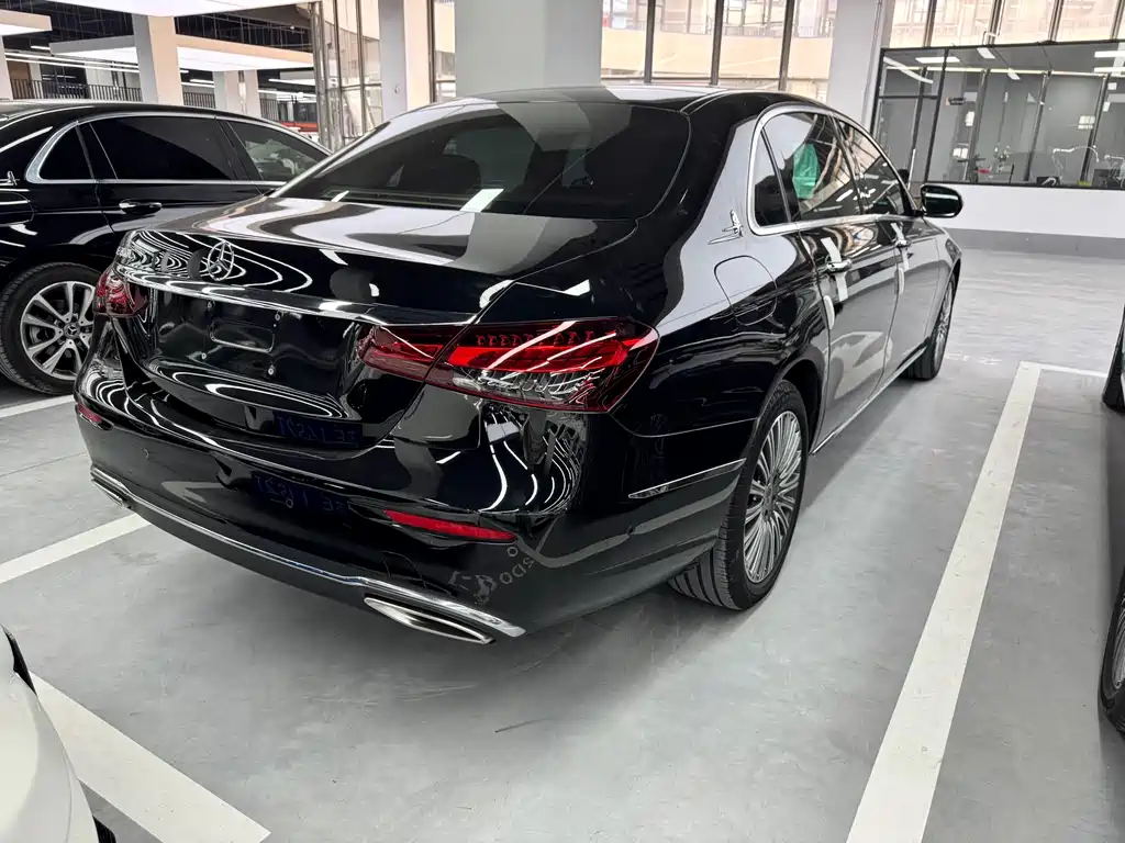 Mercedes-Benz E-Class 2023 — фото 15